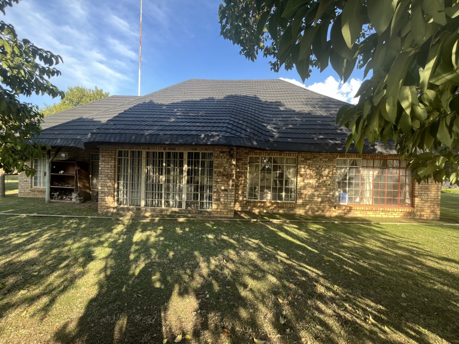 4 Bedroom Property for Sale in Potchefstroom Rural North West